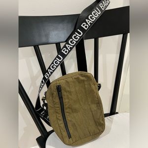 BAGGU Sport Body Crossbody Bag
